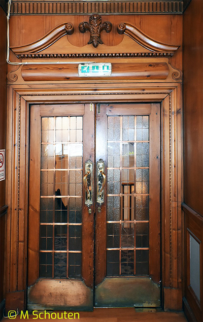 Ornate Doors to Upstairs Restaurant.  by Michael Schouten. Published on 25-11-2019